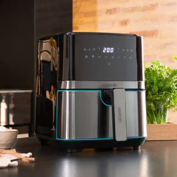 Cecotec Digital air fryer, with stainless-steel finish, oil-free, 5,5-L capacity, and PerfectCook technology.