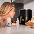 Miniatyrbild 3 av 5: Cecotec 1400 W digital air fryer with with a capacity of 4 l and viewing-window design for better monitoring of the cooking process.