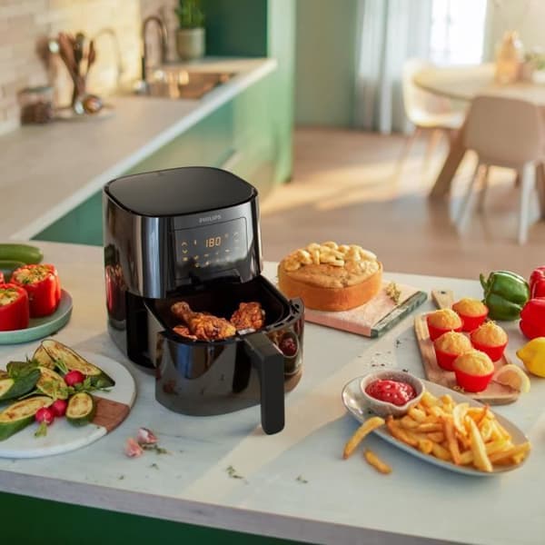 Philips Essential Airfryer, 13 förinställda funktioner, diskmaskinsäkra element, 0,8 kg, svart (HD9252/90)