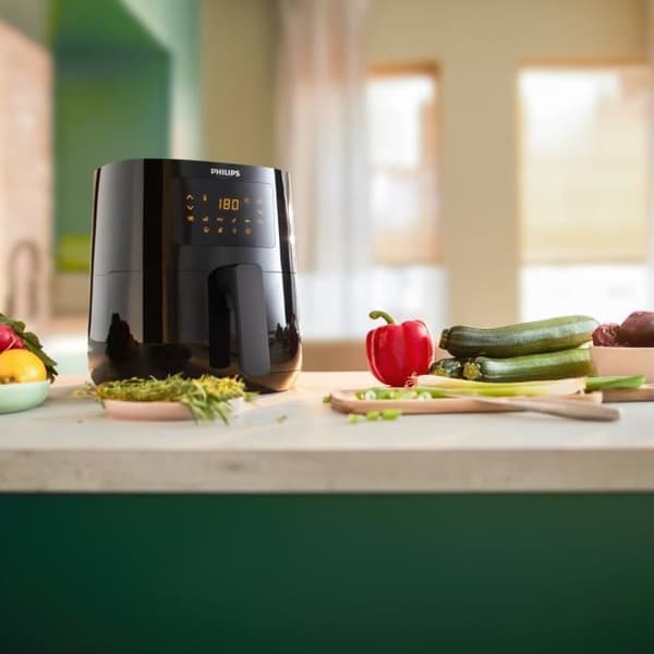 Philips Essential Airfryer, 13 förinställda funktioner, diskmaskinsäkra element, 0,8 kg, svart (HD9252/90)