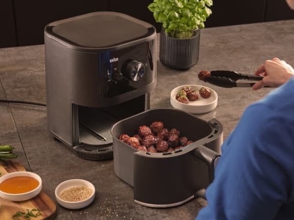 Braun Multi Fry 3, Hot air fryer, 4.3 L, 1.2 kg, 80 °C, 200 °C, Single
