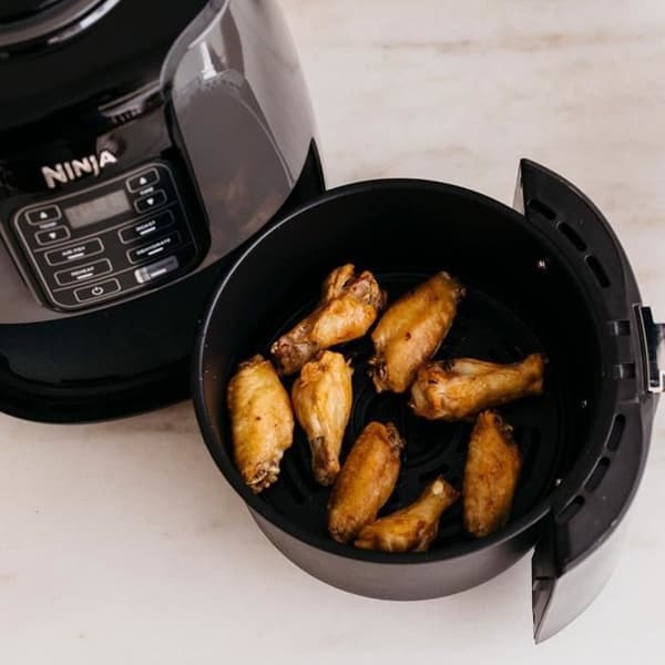 NINJA Öljytön Friteerauskeitin - AF100EU - 3,8 litran tilavuus - 4 kypsennysohjelmaa - 1550 W