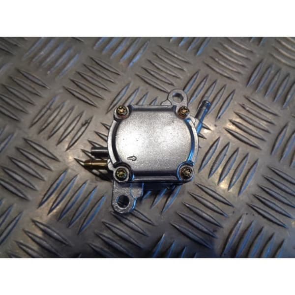 bränslepump depressionsventil skoter peugeot 80 50 100 125 sv sym jonway 150 200 kinesiska gy6 quad atv ...- USED