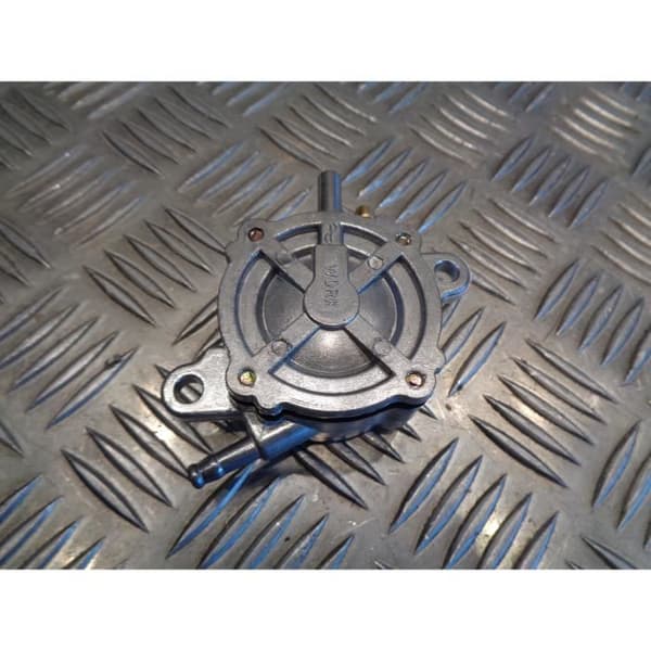 bränslepump depressionsventil skoter peugeot 80 50 100 125 sv sym jonway 150 200 kinesiska gy6 quad atv ...- USED