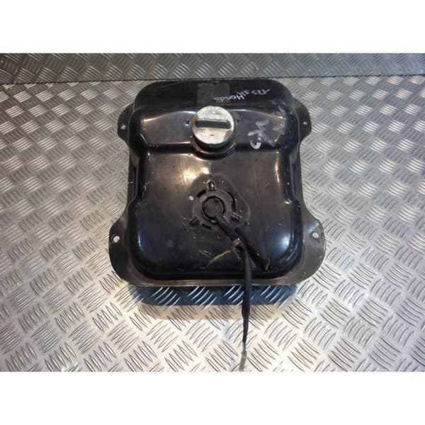 bränsletank + skotermätare honda 125 150 sh- USED