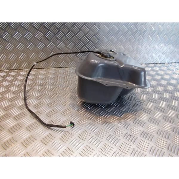 bränsletank + skotermätare honda scv 100 bly- USED