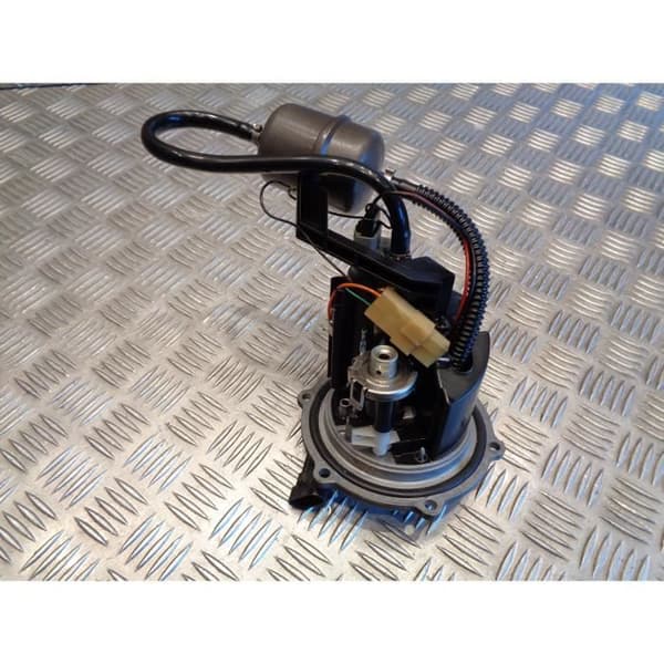 pump till bensin motorcykel ducati 620 ie monster- USED