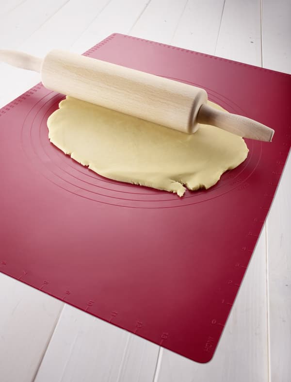 Dough rolling-out mat, silicone, red, ca. 61,5 x 42 cm