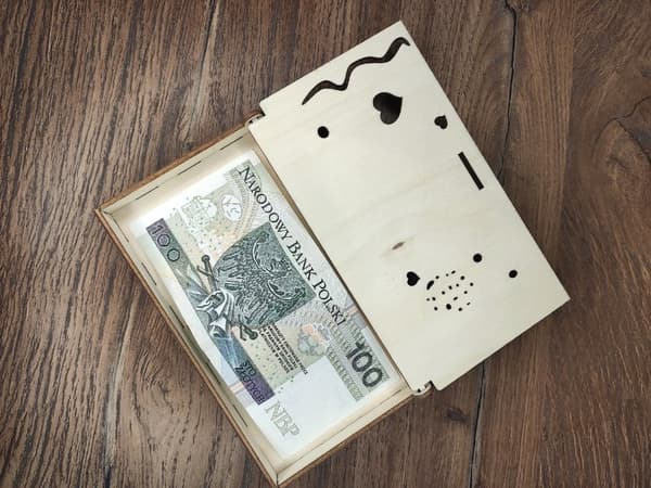 KASSE til penge til ATTENDE Fødselsdag 18