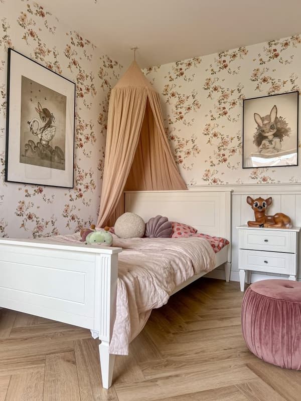 Säng Ines 120x200 cm med dekorativ huvudgavel – För barn och tonåringar, vit eller grå