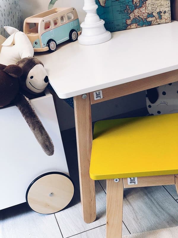 Woody børnebord og skammel til småbørn - ergonomisk og sikkert, i elegante farver, selvmontering elegant hvid