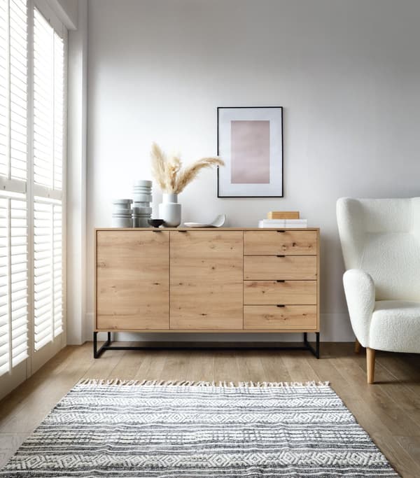 FURNLUX SKÄNK BÄRNSTEN EK LJUS 153CM