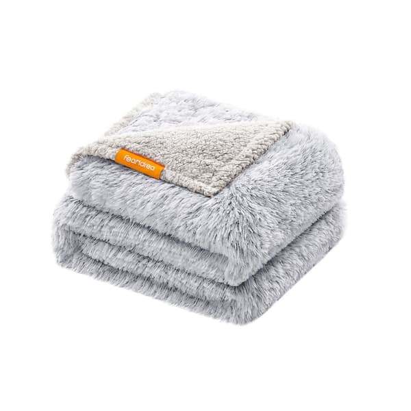 Koiranpeitto 127 x 102 cm, kaksipuolinen, sherpa-kankaasta