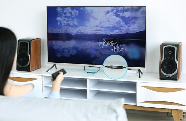 Ugreen Bluetooth 5.0 lähetin Langaton audiosovitin 3,5 mm miniliitäntä, musta (40761 CM107)