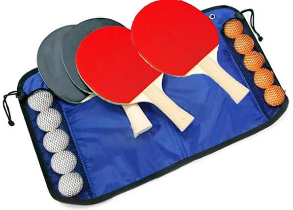 MegaLeg perhepöytätennis-setti, jossa 4 mailaa ja 10 palloa