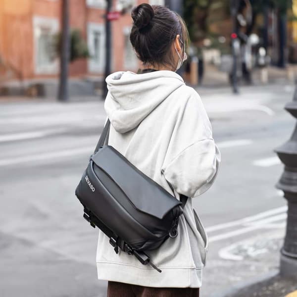 INF Snygg Svart Magnetisk Stängning Crossbody Väska för Gaming
