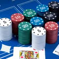 Pikkukuva 2 / 2: Pokerimerkit 5 eri nimellisarvoista 100-packia