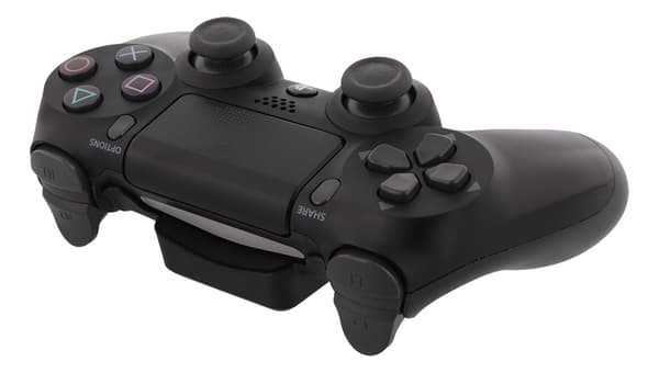 DELTACO GAMING trådlös Qi-receiver till PS4 handkontroll, svart