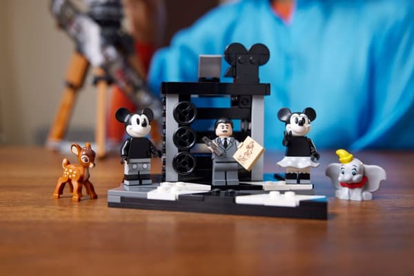 Lego Disney Classic 43230 - Hyllest til Walt Disney - Kamera