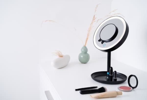 Beurer BS 45 sminkespeil, svart 17,5 cm, med LED-lys og forstørrelsesspeil, batteridrevet