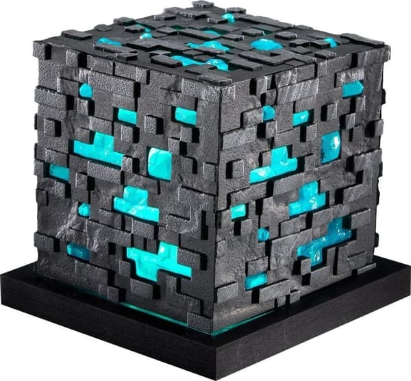 Noble Collection - Minecraft Illuminating Diamond light