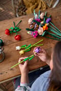 Pikkukuva 6 / 11: LEGO Botanical 40460 - Ruusut