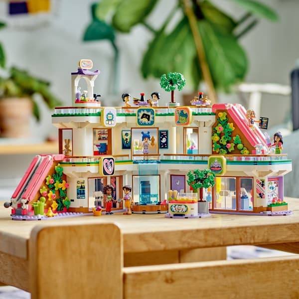 LEGO Friends 42604  - Heartlake Cityn ostoskeskus