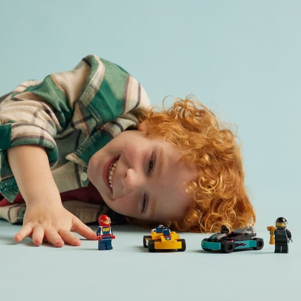 LEGO City Great Vehicles 60400  - Go-Kart-autot ja kilpakuljettajat