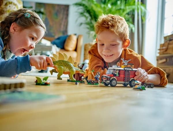 LEGO Jurassic World 76965 - Dinosaurieverksamhet: Stegosaurus