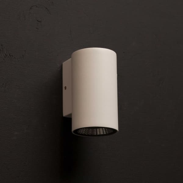Llitt Erik I Vegg-LED IP65 3000K 2W 293lm Hvit