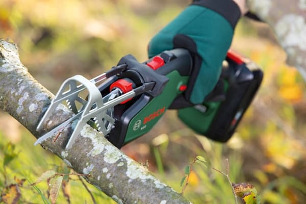 Bosch Keo 18 akku-kædesav, med 2,0 Ah batteri