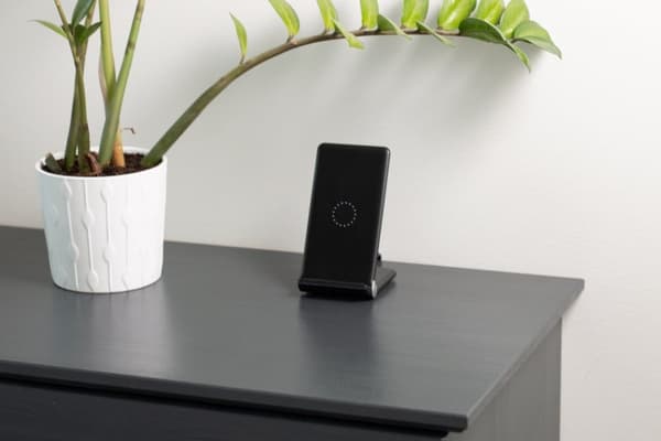 Wave Qi Desktop Stand 15W med trådløs lading, svart