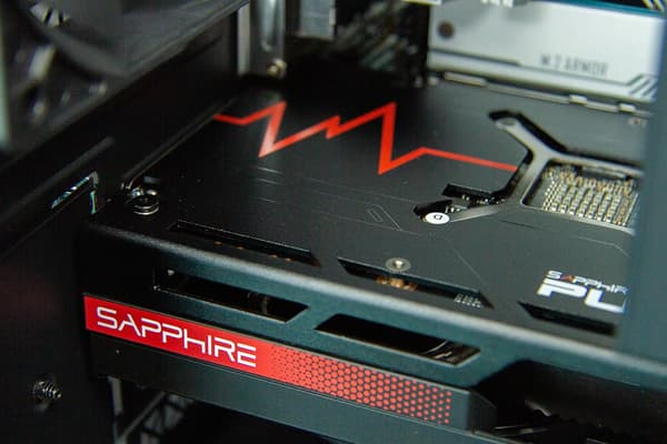 HAL3000 Online Gamer / AMD Ryzen 5 7600/ 32GB DDR5/ RX 7600/ 1TB PCIe SSD/ WiFi/ W11