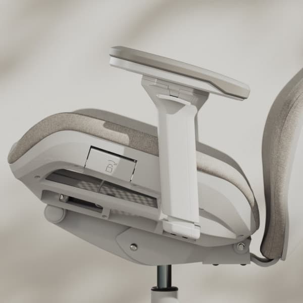 Fractal Design Refine Mesh Light -spelstol, ljus