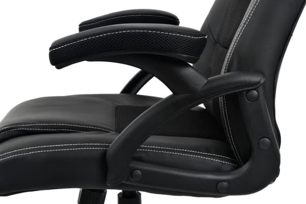 Racer PRO Pelituoli - Ergonominen opiskelu- ja pelipaikka opiskelijoille