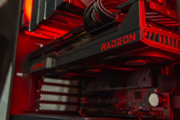 HAL3000 Alfa Gamer Elite / AMD Ryzen 7 7700X/ 32GB DDR5/ RX 7900 XTX/ 1TB PCIe4 SSD/ WiFi/ W11
