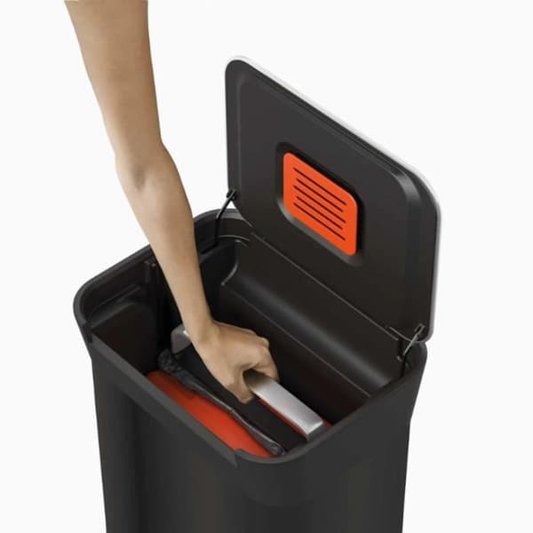 JOSEPH JOSEPH Titan Bin avfallskomprimator 30 liter Carbon Black