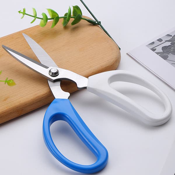 INF Blomstersaks i nordisk stil med perleskimrende etui