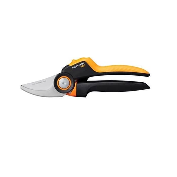 Sax - Fiskars - X-serie - PowerGear™-teknologi - Kapar hårda grenar - Ergonomisk