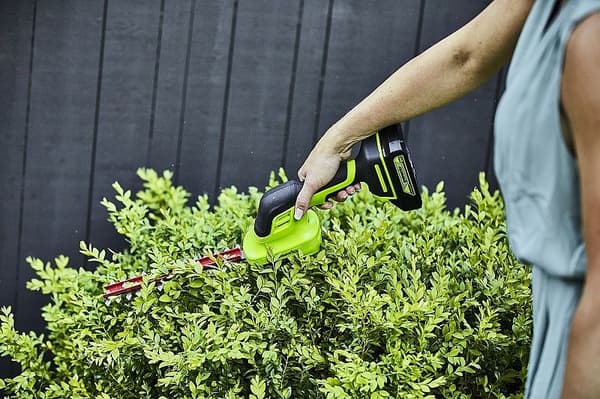 Gräs- och häcktrimmer 24V 2Ah Greenworks G24SHTK2 - 1600607VA