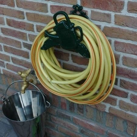 Trädgårdsslanghållare i gjutjärn