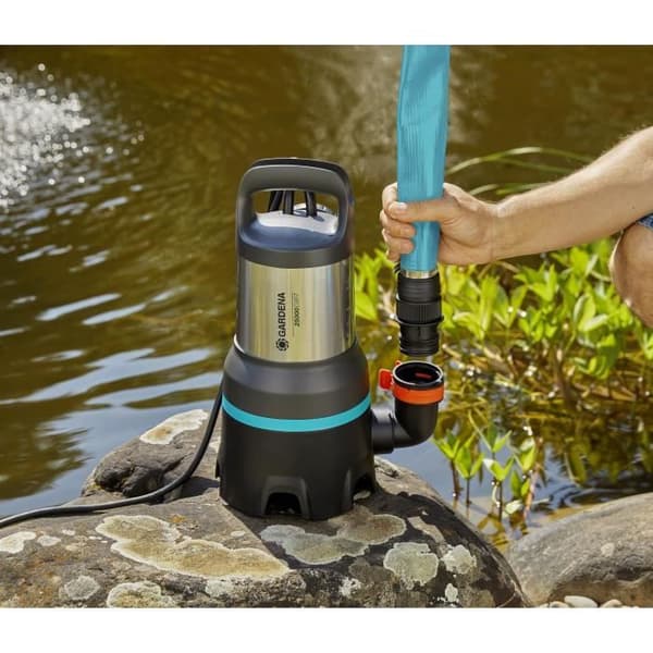 Laddad vattenevakueringspump 25000 GARDENA 1100W – Max flöde 25000l/h &amp; max tryck 1,1bar – 5 års garantiförlängning (9046-20)