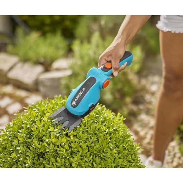Kit Cisaille A Gazon ComfortCut Li + Bush-terä - 3,6 V/3,0 Ah - USB-C-kaapelin terien suojaus - 9888-20