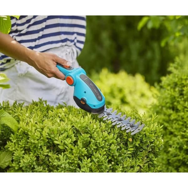 Kit Cisaille A Gazon ComfortCut Li + Bush-terä - 3,6 V/3,0 Ah - USB-C-kaapelin terien suojaus - 9888-20