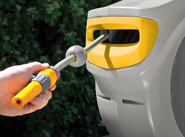 Automatisk väggdispenser 40m - HOZELOCK - väggmontering - barnsäkerhet - gul/grå