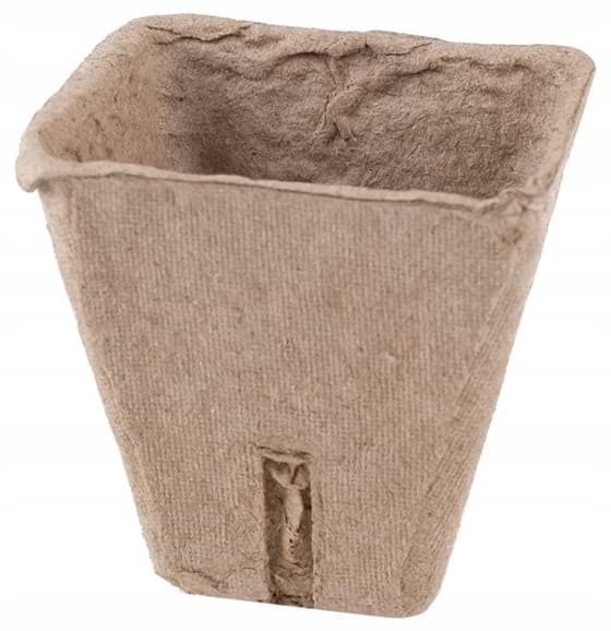 48 neliönmuotoisen ruukun setti taimille (6 cm) + 5 tarjotinta