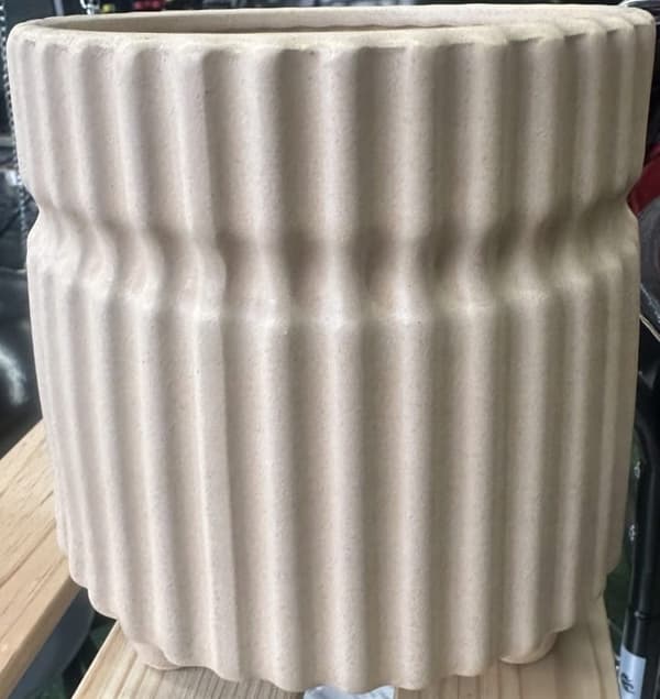 Dekorativ plastik urtepotte med ben 15,5x14,5 cm