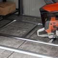 Miniatyrbillede 9 af 10: Rootz Haveskur - Redskabsskur - Opbevaringsskur - Vejrbestandig - 2 vinduer - 2 døre - 238 cm x 132 cm x 198,5 cm - Mørkegrå - Galvaniseret stål