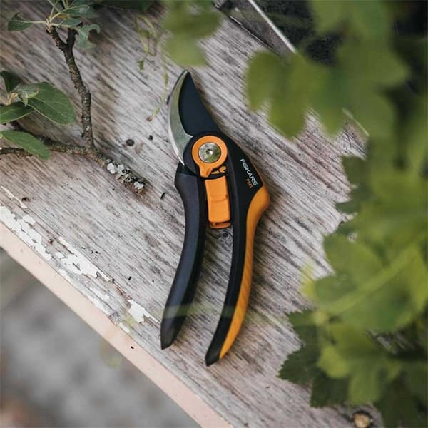 Fiskars Beskærer Plus Smartfit Bypass P541 Ø 24 Mm Flerfarvet