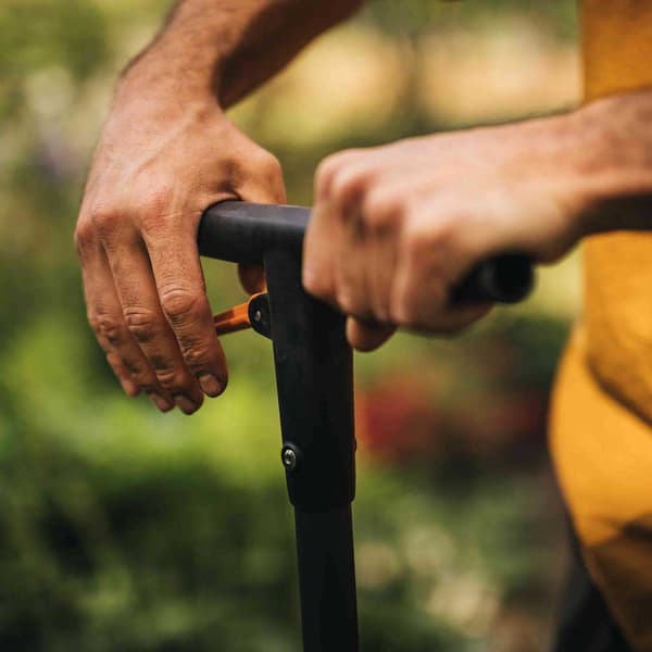 Fiskars Ergo Seisova Sipulinistutuskone Hopeinen